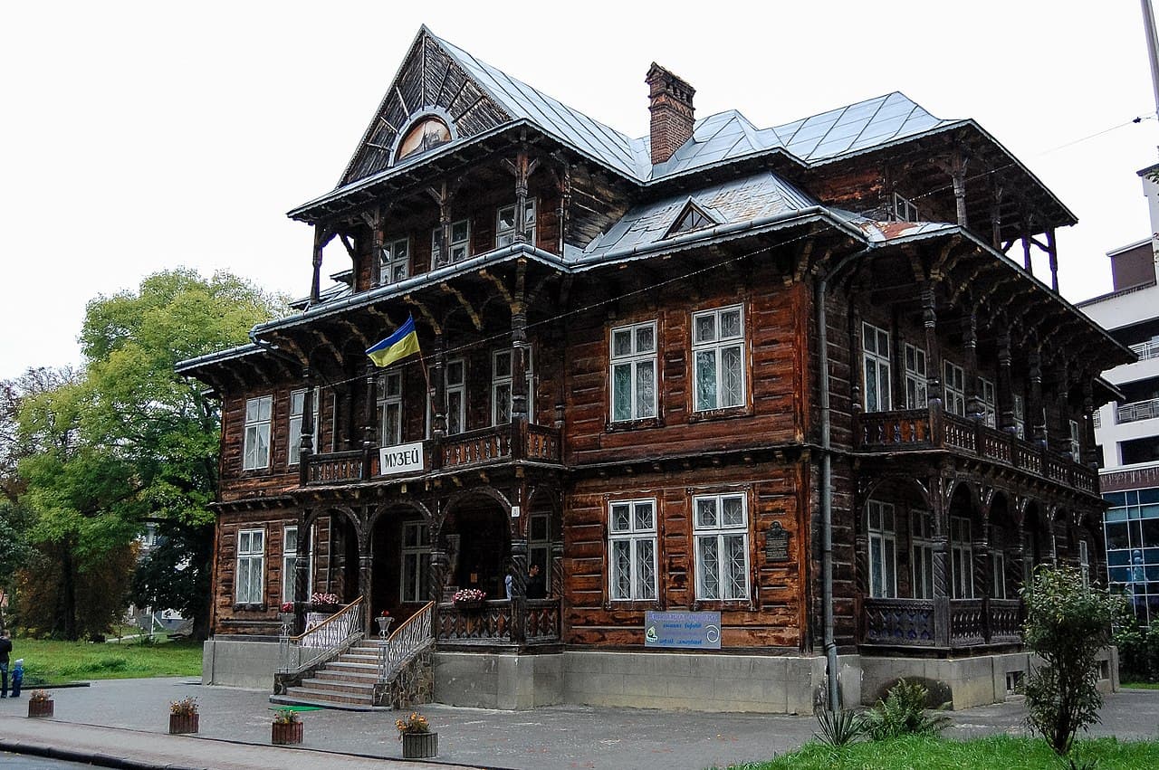 Трускавець, якого ви не бачили: ТОП-5 містичних місць, де мурашки по шкірі!