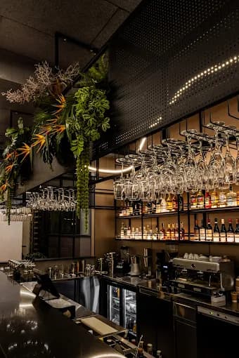 Фото 1 закладу Vavel'