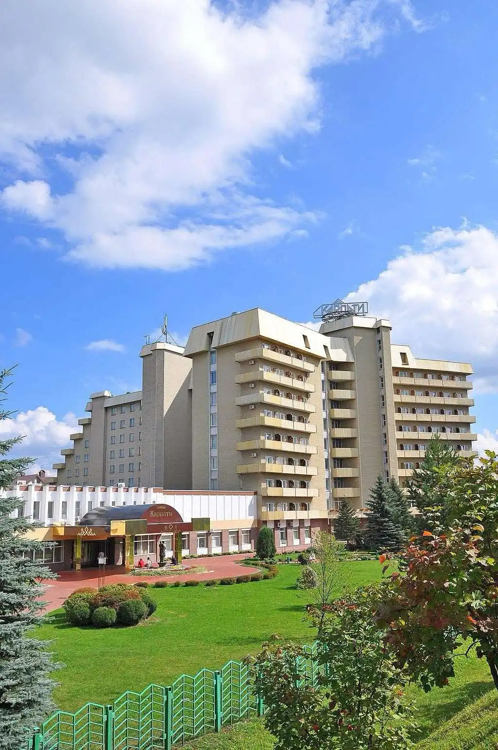 Головне фото закладу Санаторій «Карпати» у Трускавці